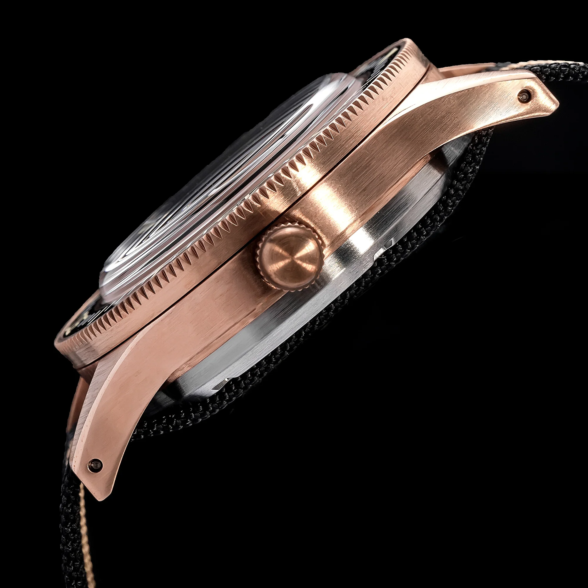 Thorn Vintage 50-Fathoms Bronze Dive Watch - Image 25